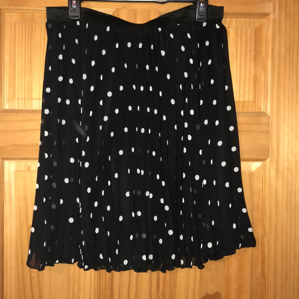 Accordion pleated skirt